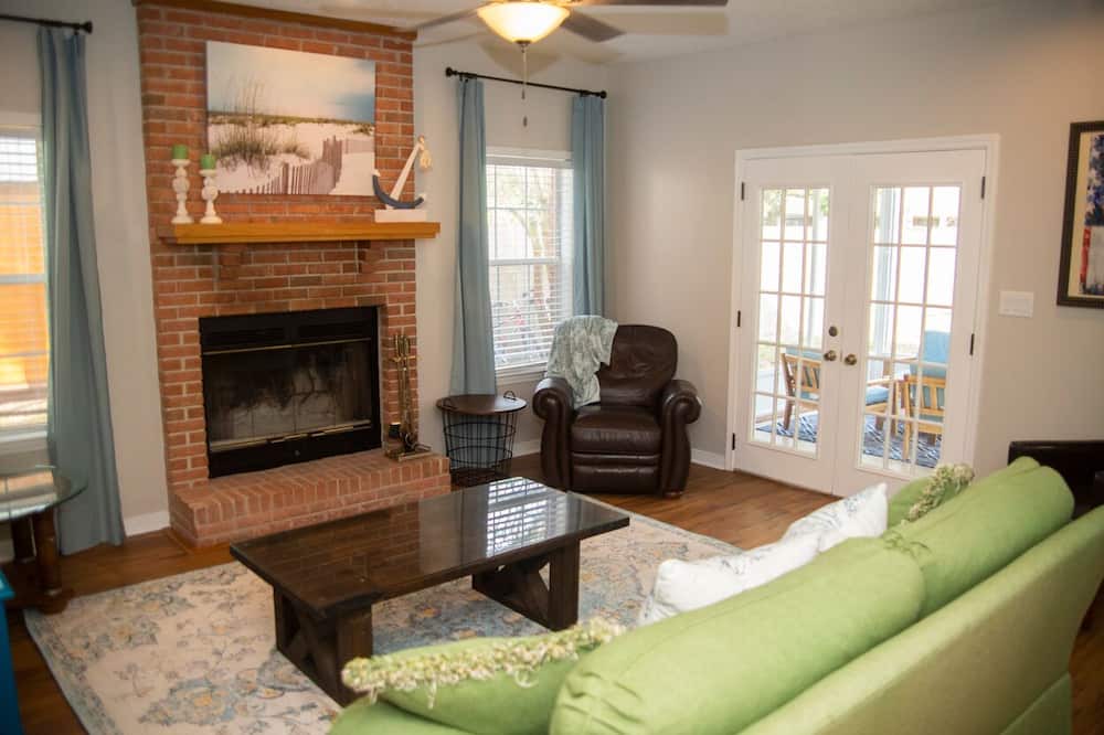 Photo of Livingroom in Gulf Breeze