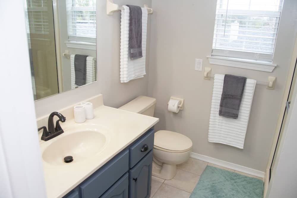 Photo of Bathroom in Gulf Breeze