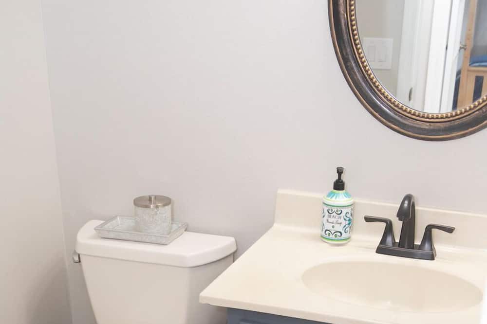 Photo of Bathroom in Gulf Breeze