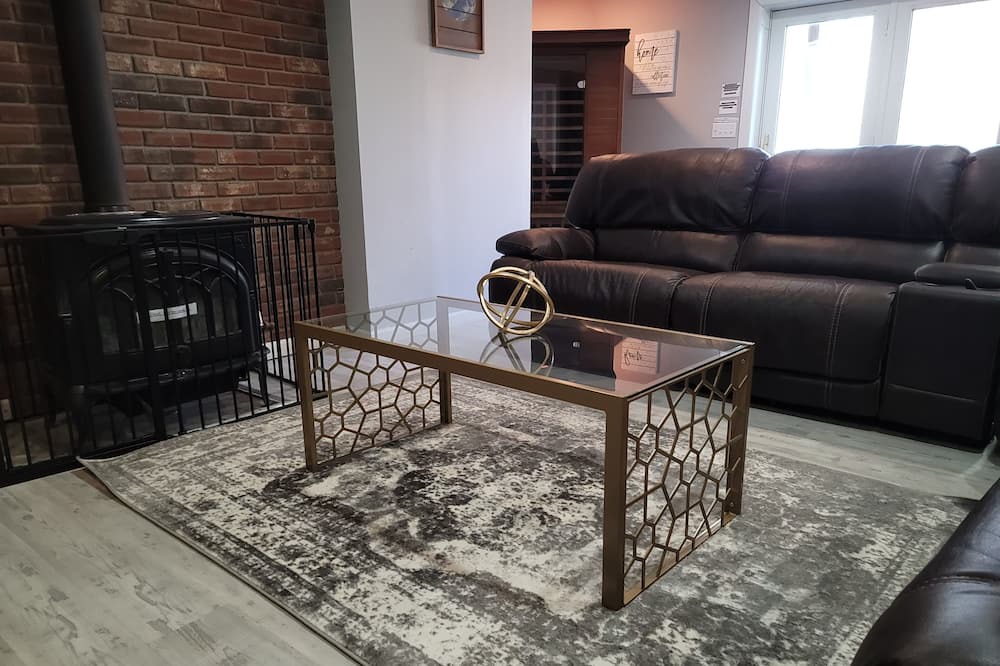 Photo of Livingroom in Putnam Valley