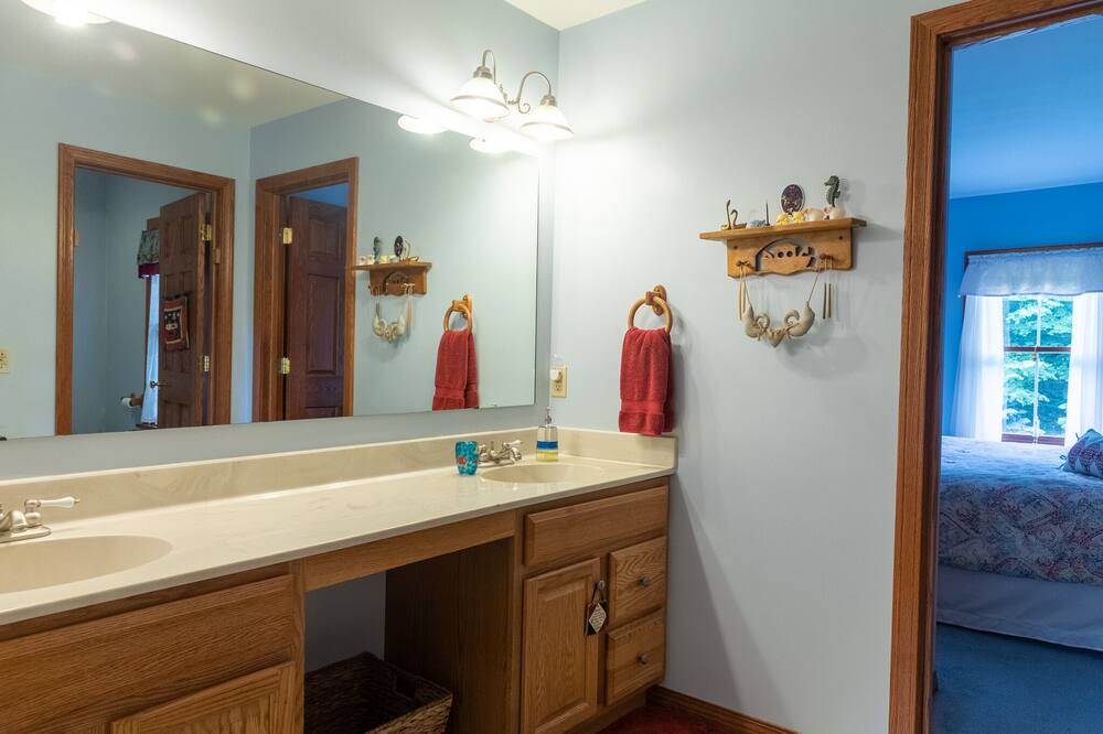 Photo of Bathroom in McKean