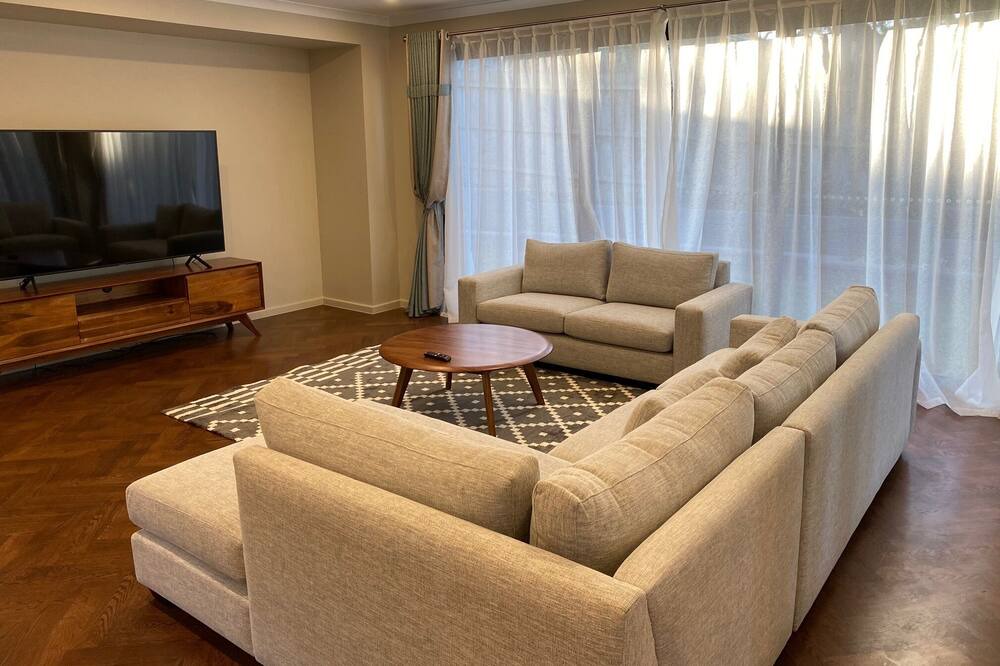 Photo of Livingroom in Glen Waverley