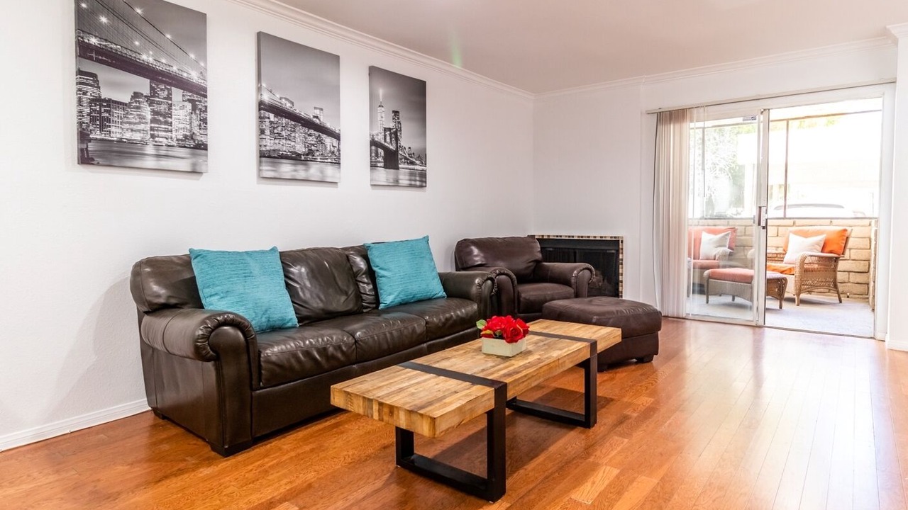 Photo of Livingroom in Valley Village