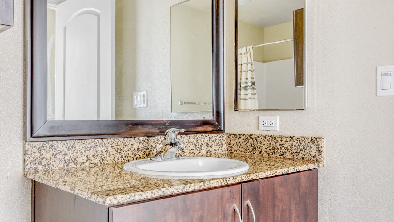 Photo of Bathroom in Warner Center