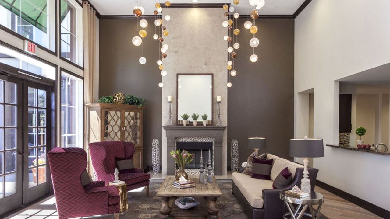 Photo of Livingroom in Warner Center