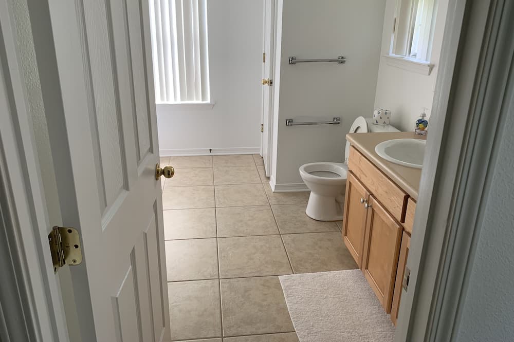 Photo of Bathroom in Gulf Breeze