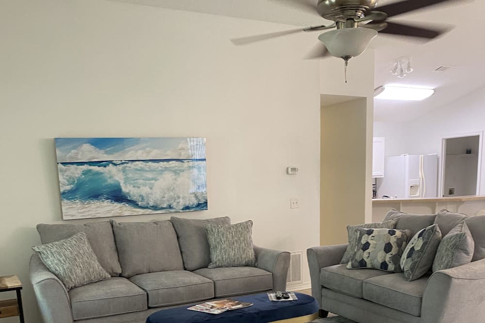 Photo of Livingroom in Gulf Breeze