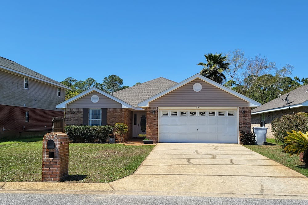 Photo of Others in Gulf Breeze