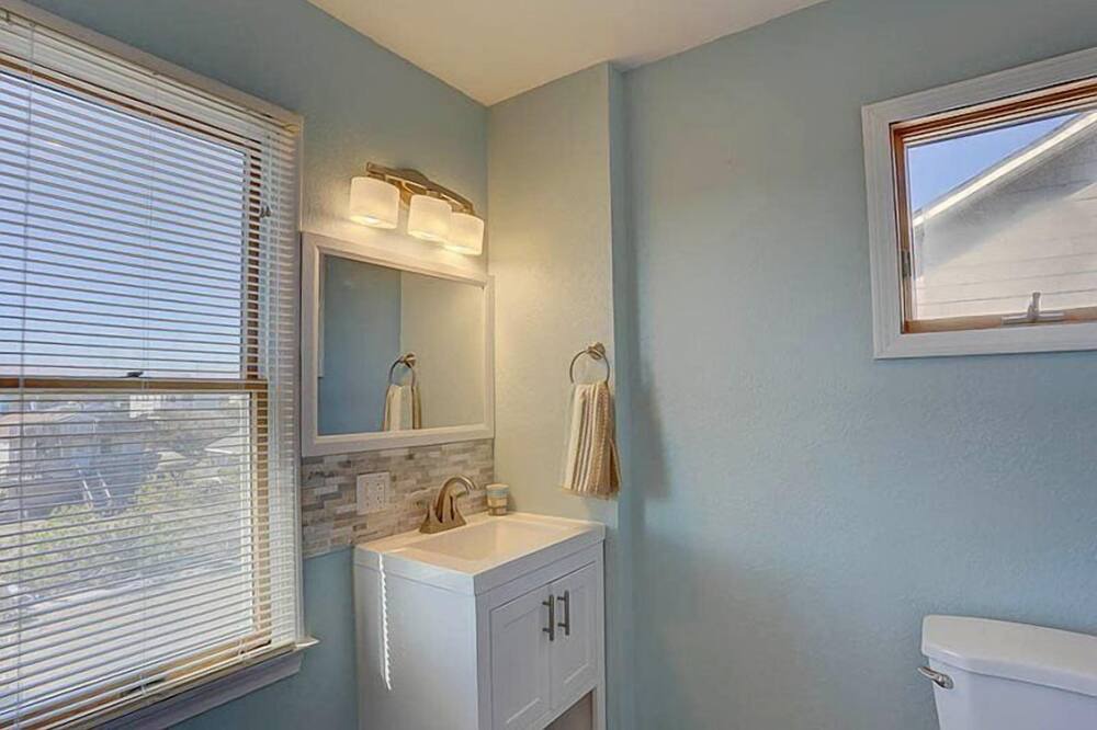 Photo of Bathroom in Nags Head