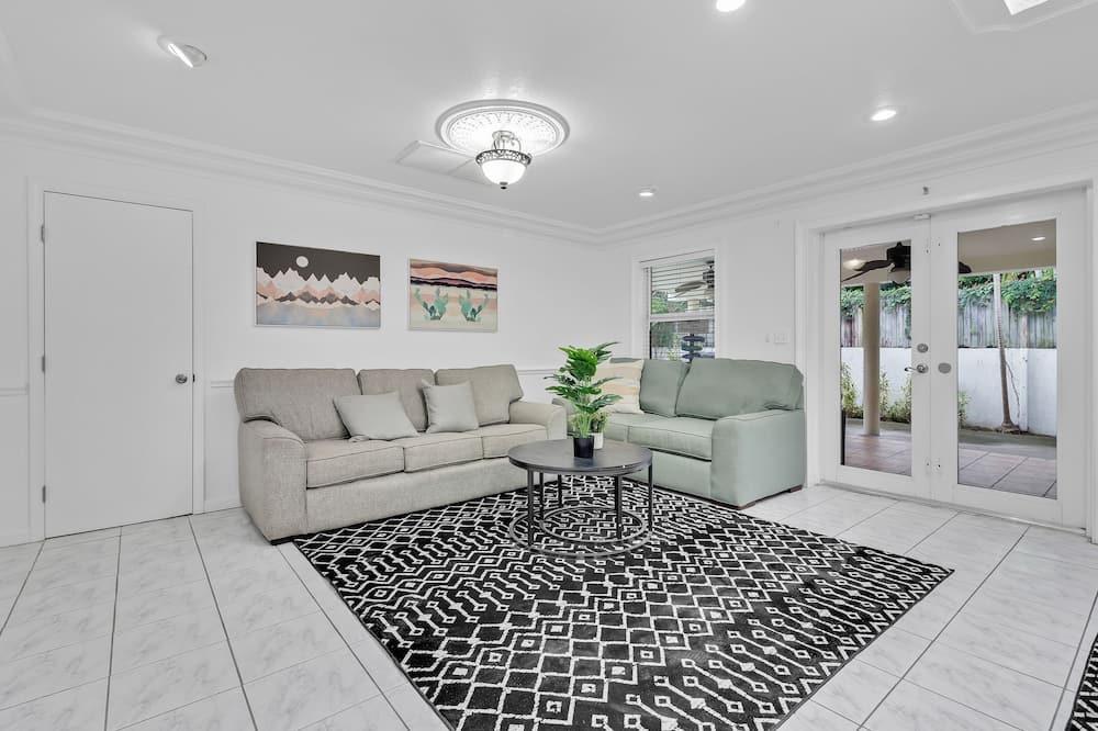 Photo of Livingroom in The Roads