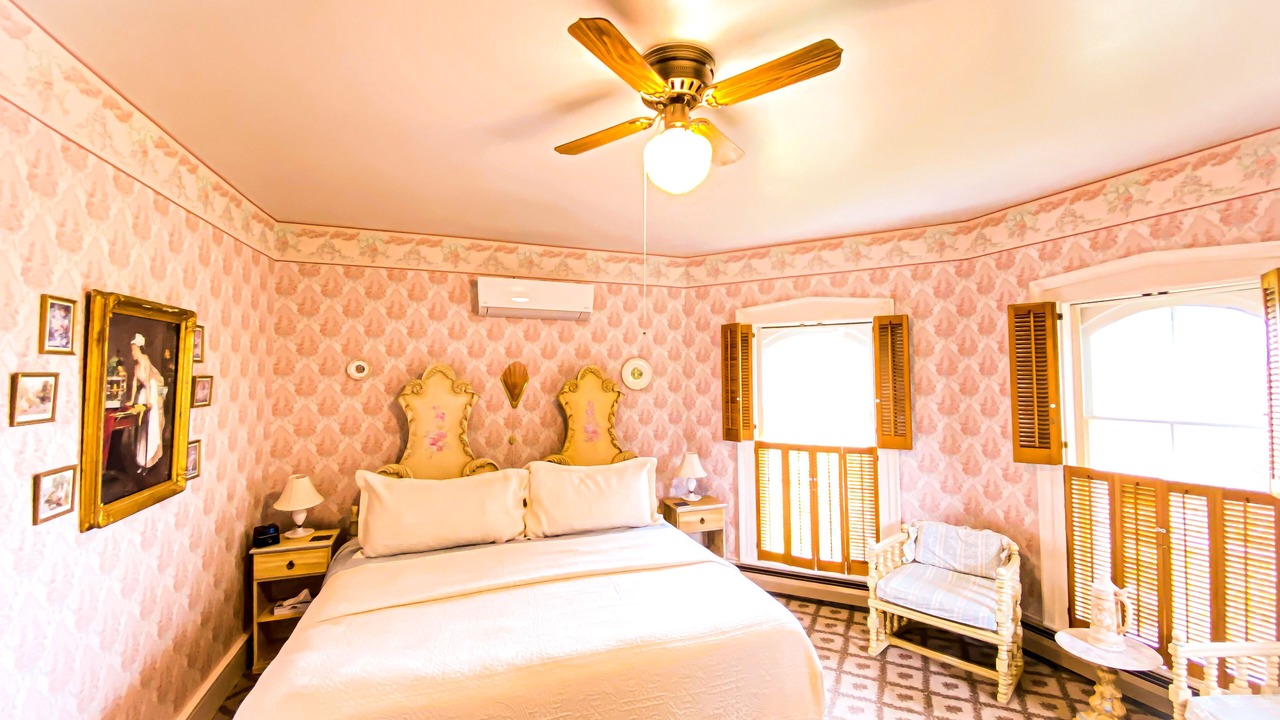 Photo of Bedroom in Cherry Creek
