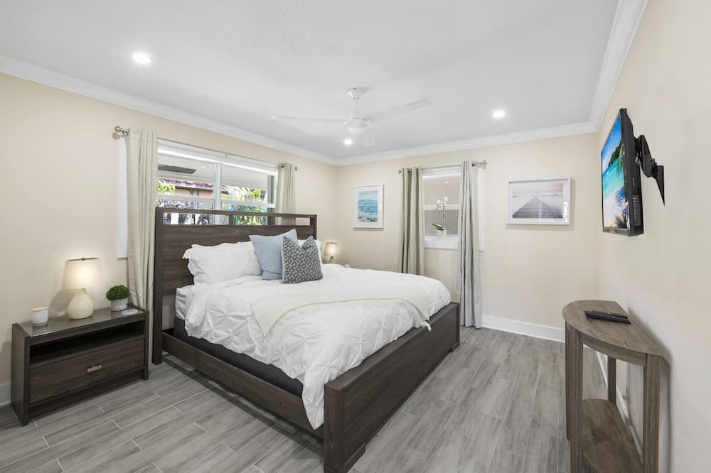 Photo of Bedroom in Santa Barbara Estates