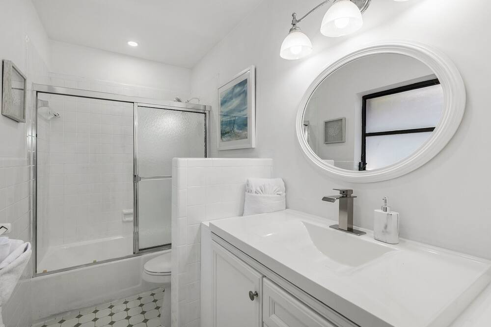 Photo of Bathroom in Santa Barbara Estates