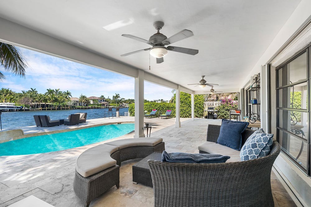Photo of Outdoor in Santa Barbara Estates