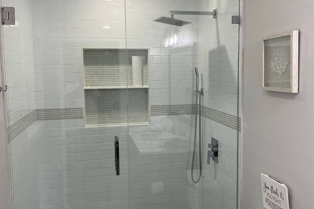 Photo of Bathroom in Santa Barbara Estates