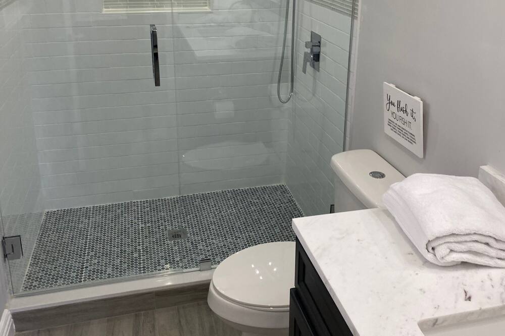 Photo of Bathroom in Santa Barbara Estates