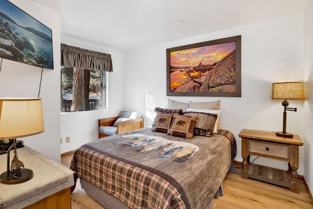Photo of Bedroom in Summit Estates
