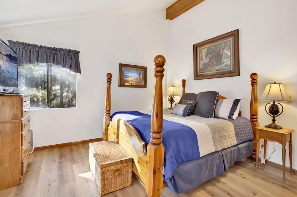 Photo of Bedroom in Summit Estates