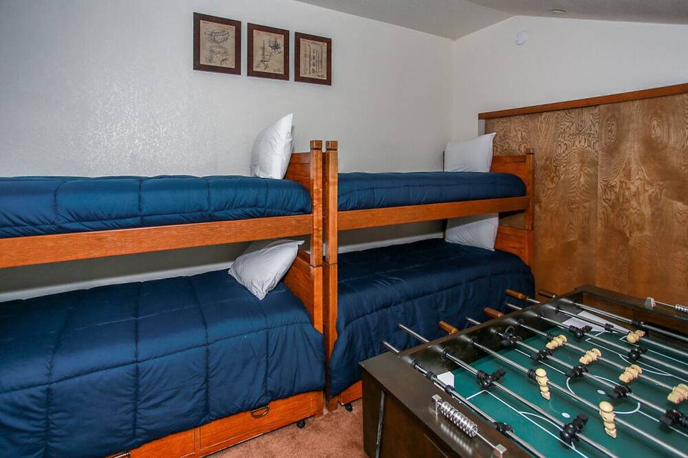 Photo of Bedroom in Summit Estates