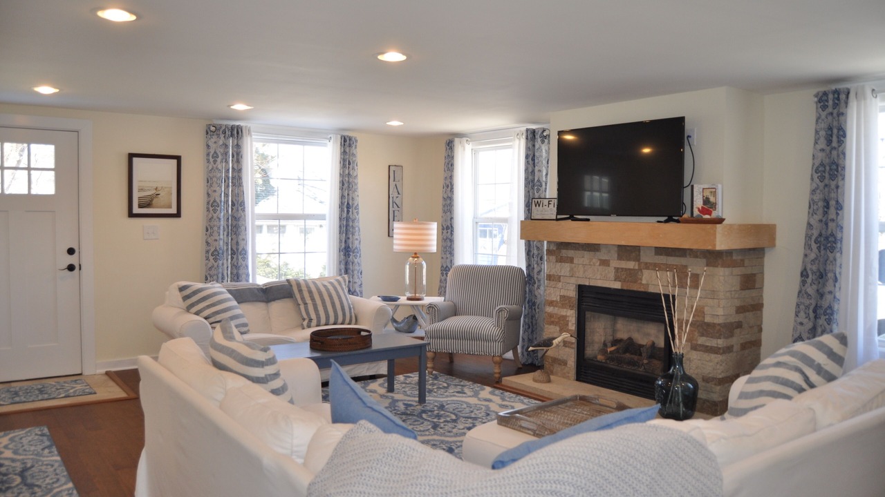 Photo of Livingroom in Edinboro
