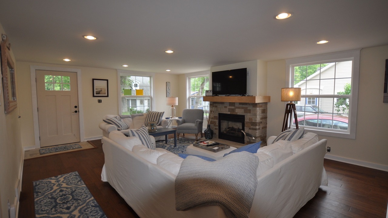 Photo of Livingroom in Edinboro