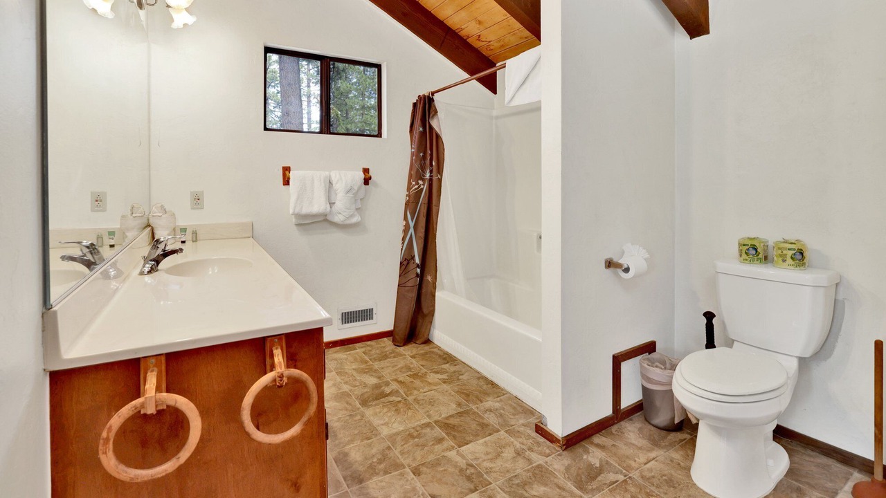 Photo of Bathroom in Big Bear Lake