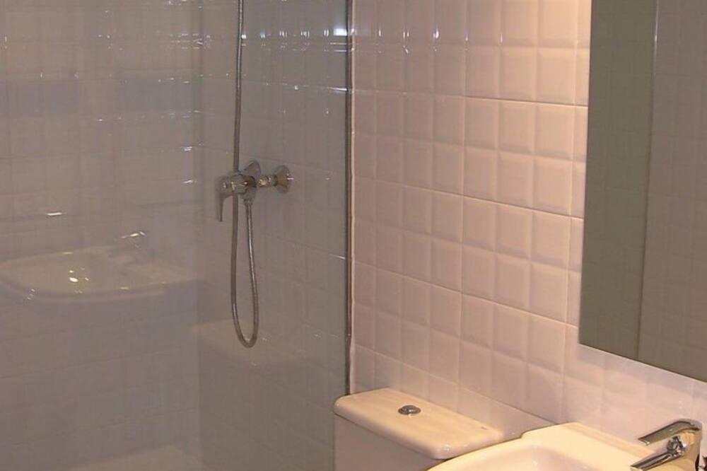 Photo of Bathroom in Pals