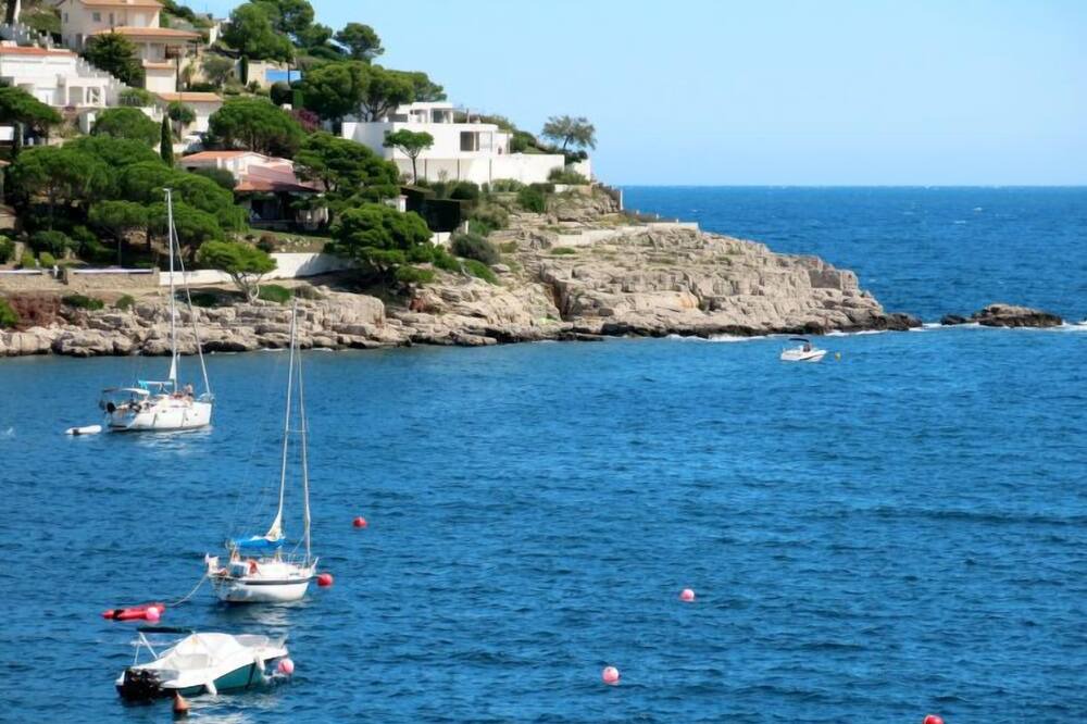 Photo of Others in L'Escala