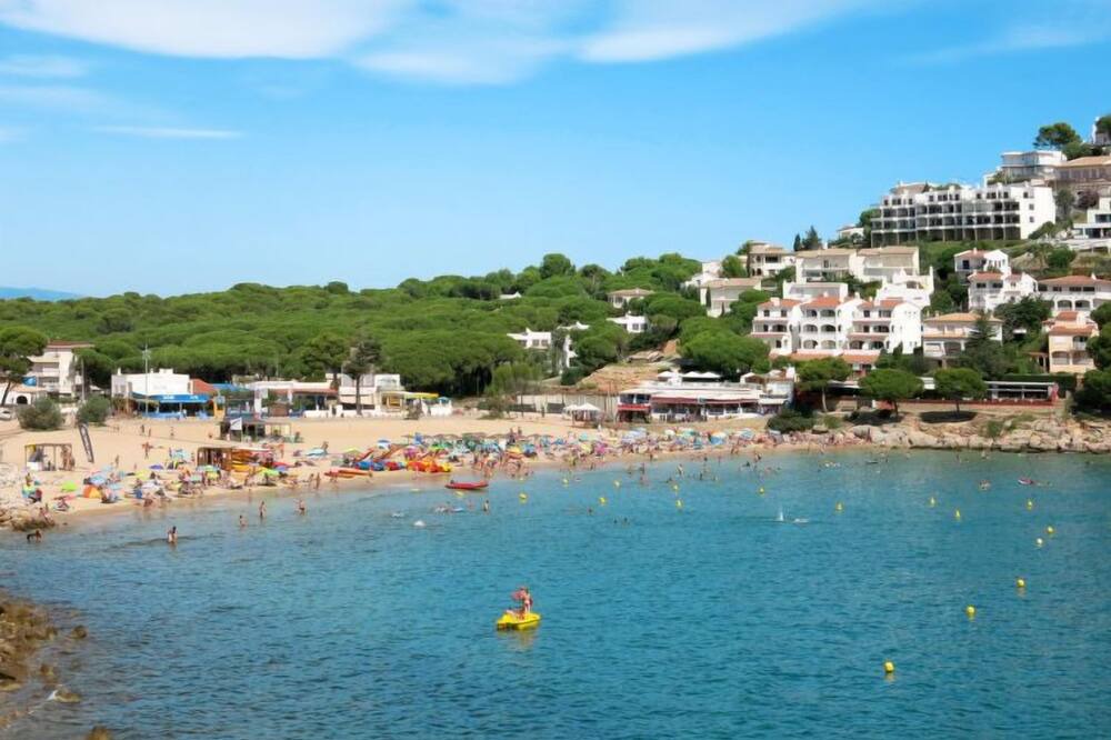 Photo of Others in L'Escala