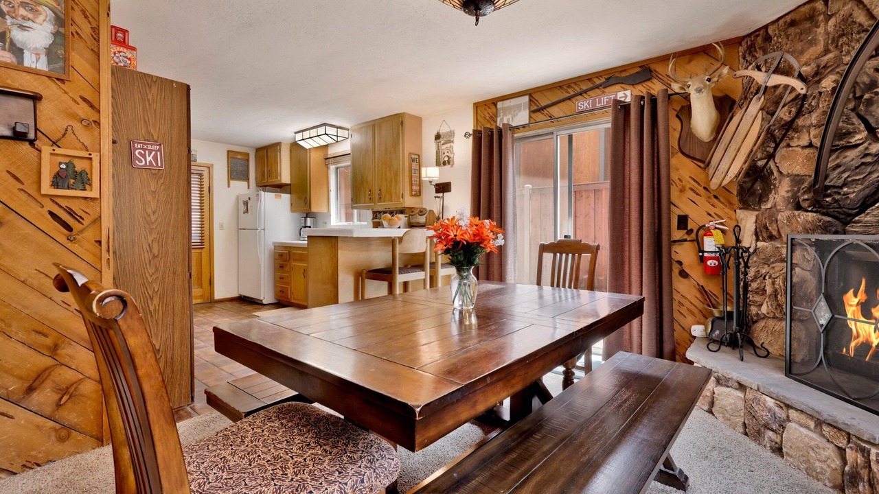 Photo of Livingroom in Summit Estates
