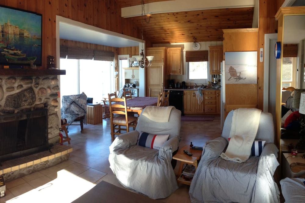 Photo of Livingroom in Saint-Simon