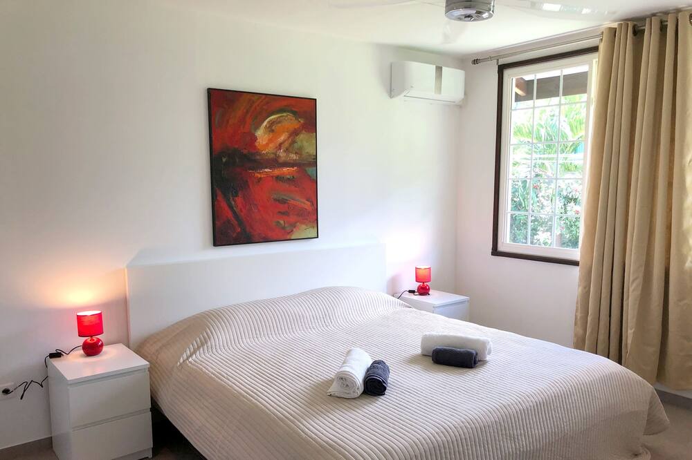 Photo of Bedroom in Faaa