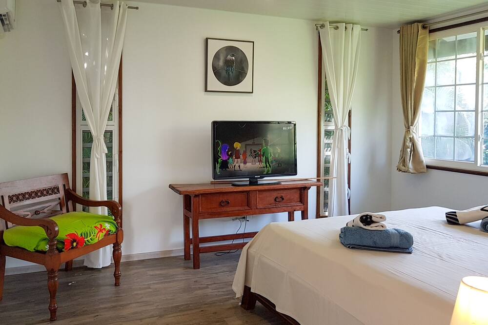 Photo of Bedroom in Faaa