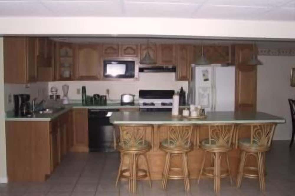 Photo of Kitchen in Town of Owasco