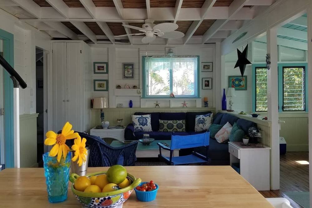 Photo of Livingroom in Lubbers Quarters Cay
