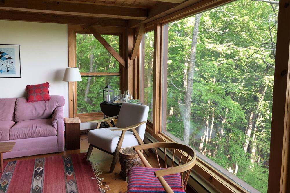 Photo of Livingroom in Cold Spring