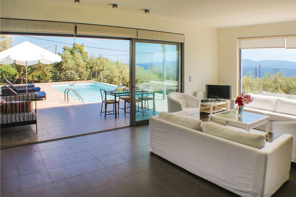 Photo of Bedroom in Kontos