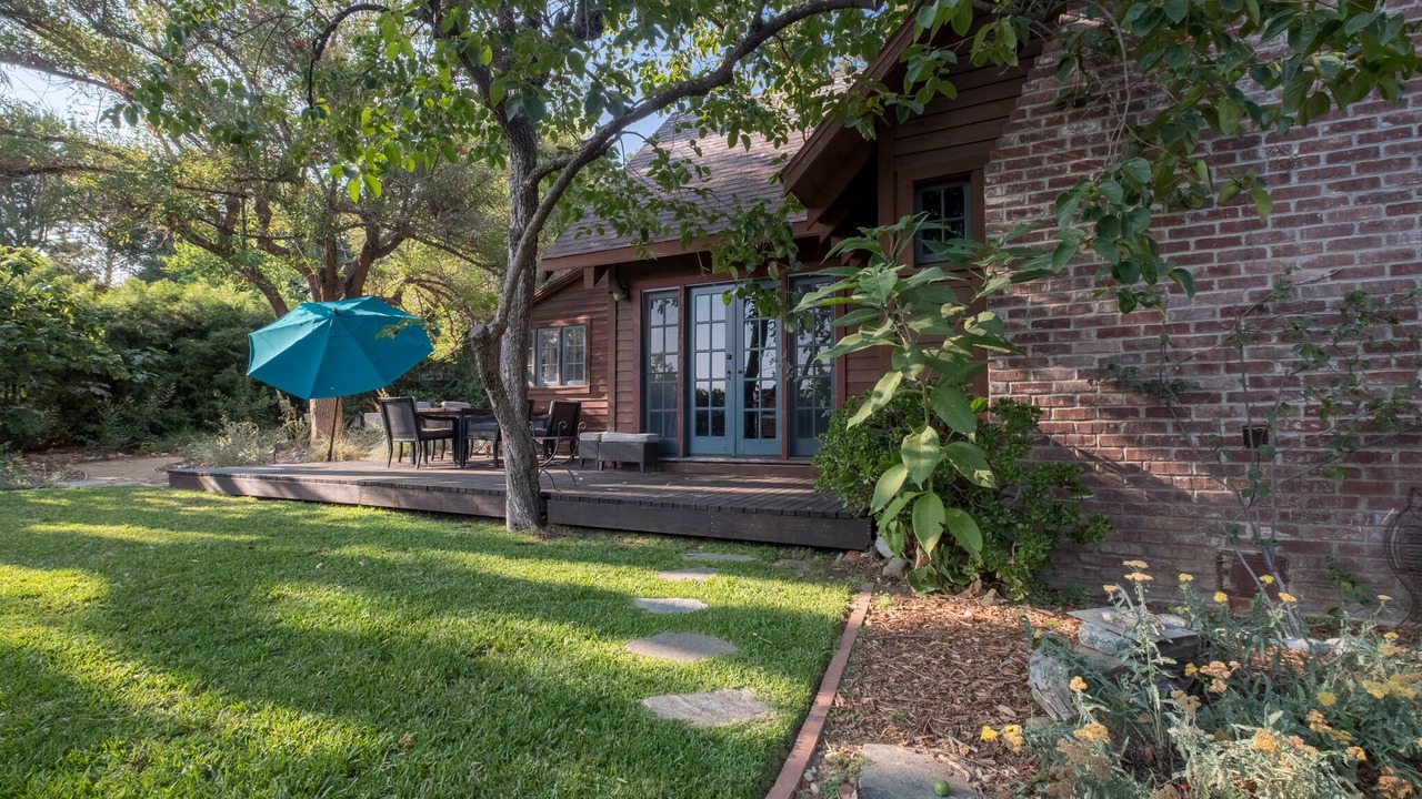 Photo of Outdoor in Altadena