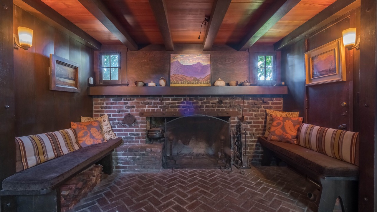 Photo of Livingroom in Altadena