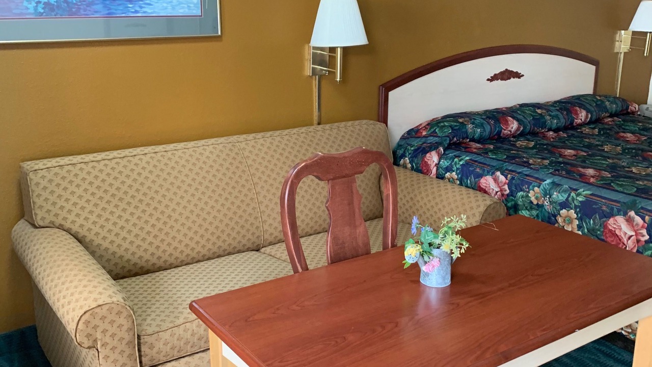 Photo of Bedroom in Talladega