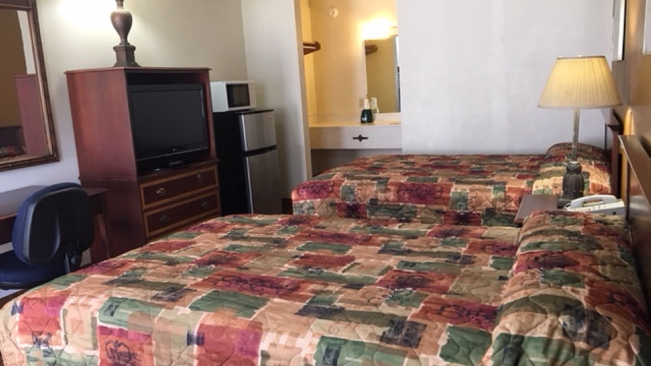 Photo of Bedroom in Talladega