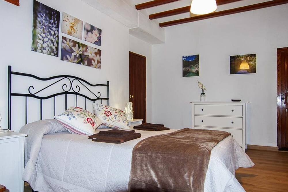 Photo of Bedroom in Planes