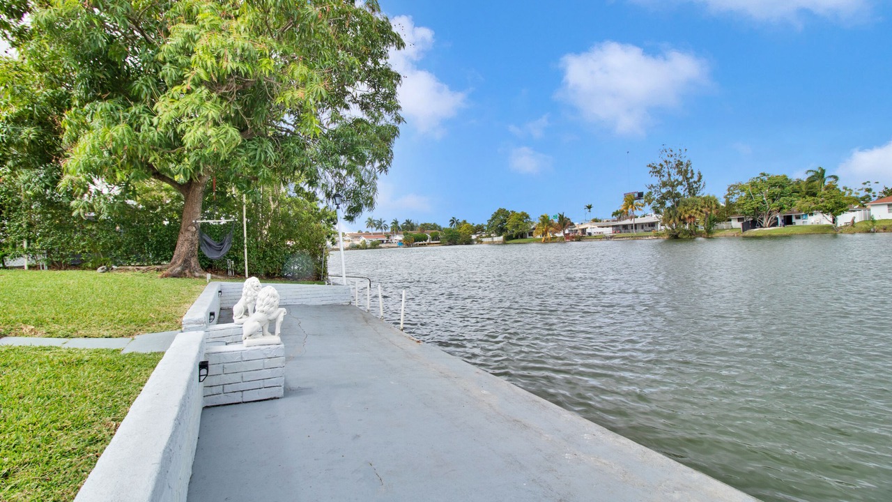 Photo of Outdoor in Hallandale Beach