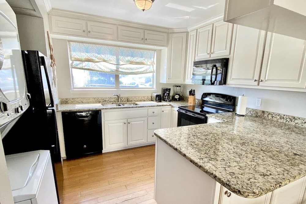 Photo of Kitchen in Orange Beach East