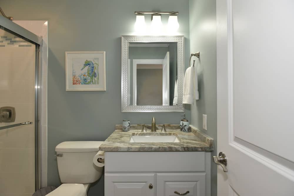 Photo of Bathroom in Piney Green