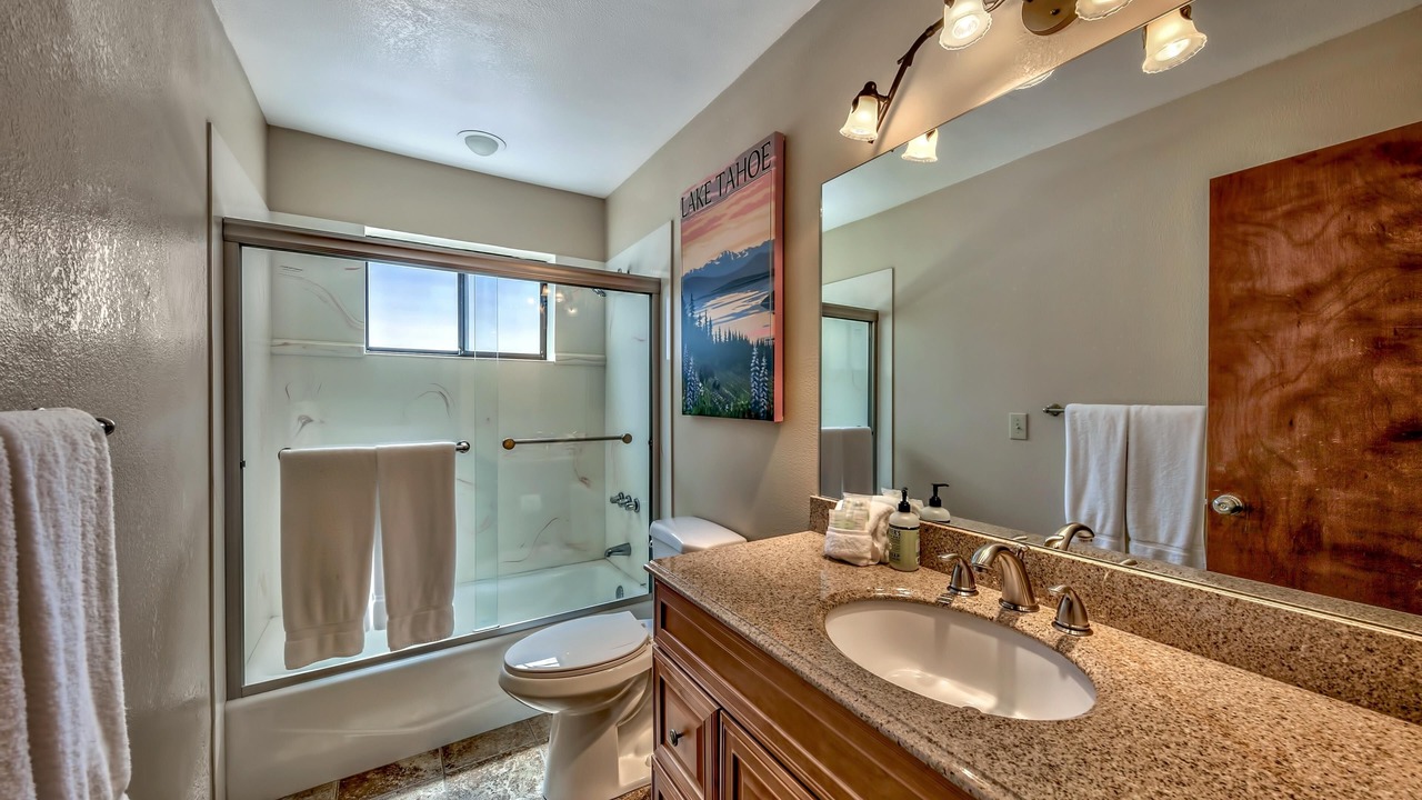 Photo of Bathroom in Lincoln Park