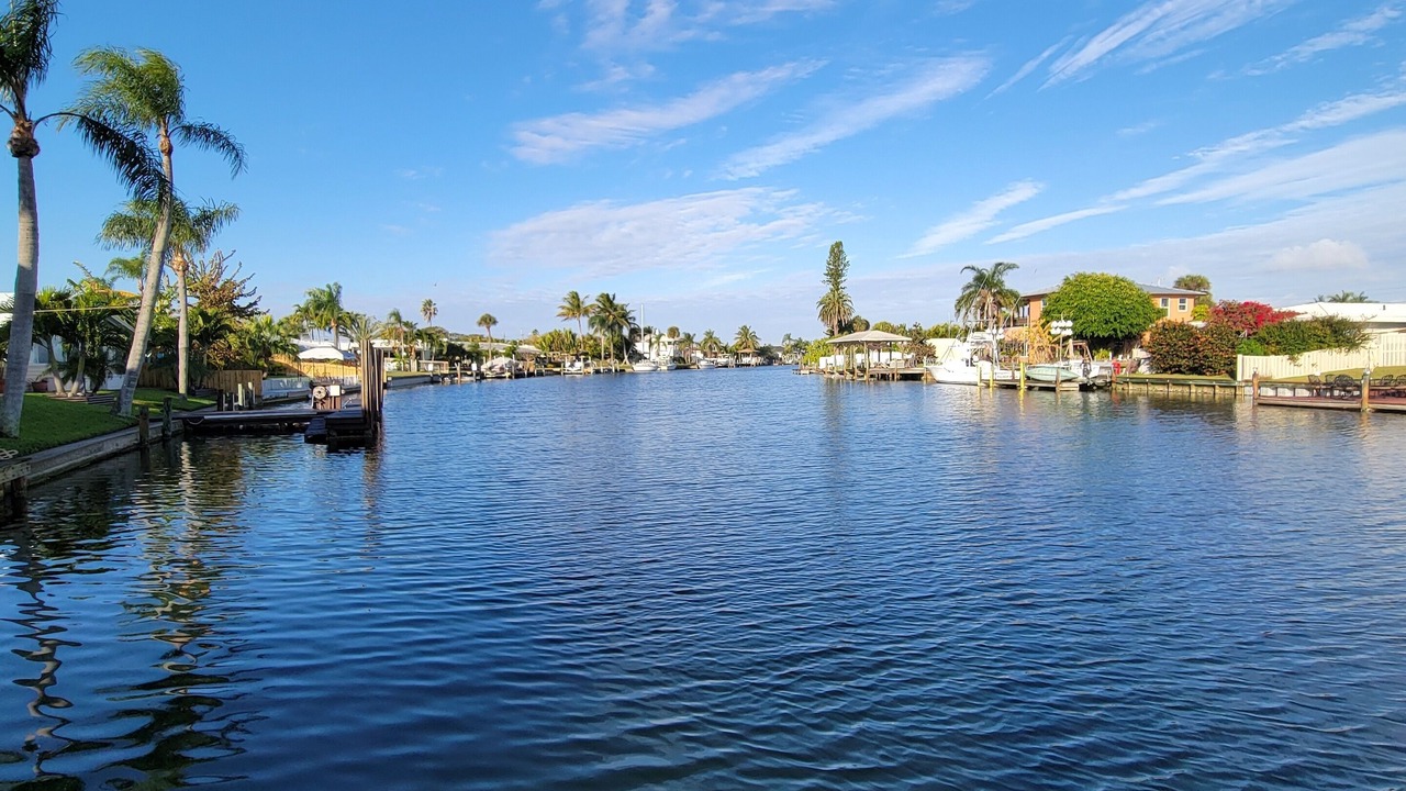 Photo of Others in Cocoa Isles