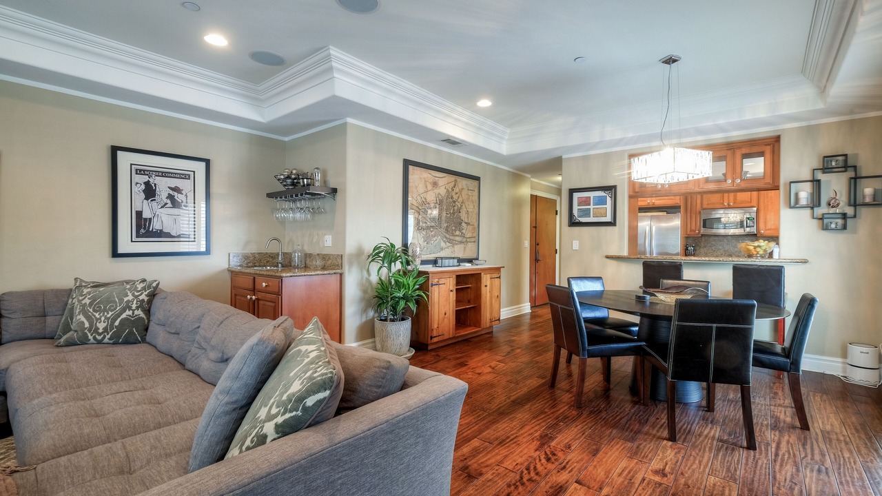 Photo of Livingroom in Sawtelle