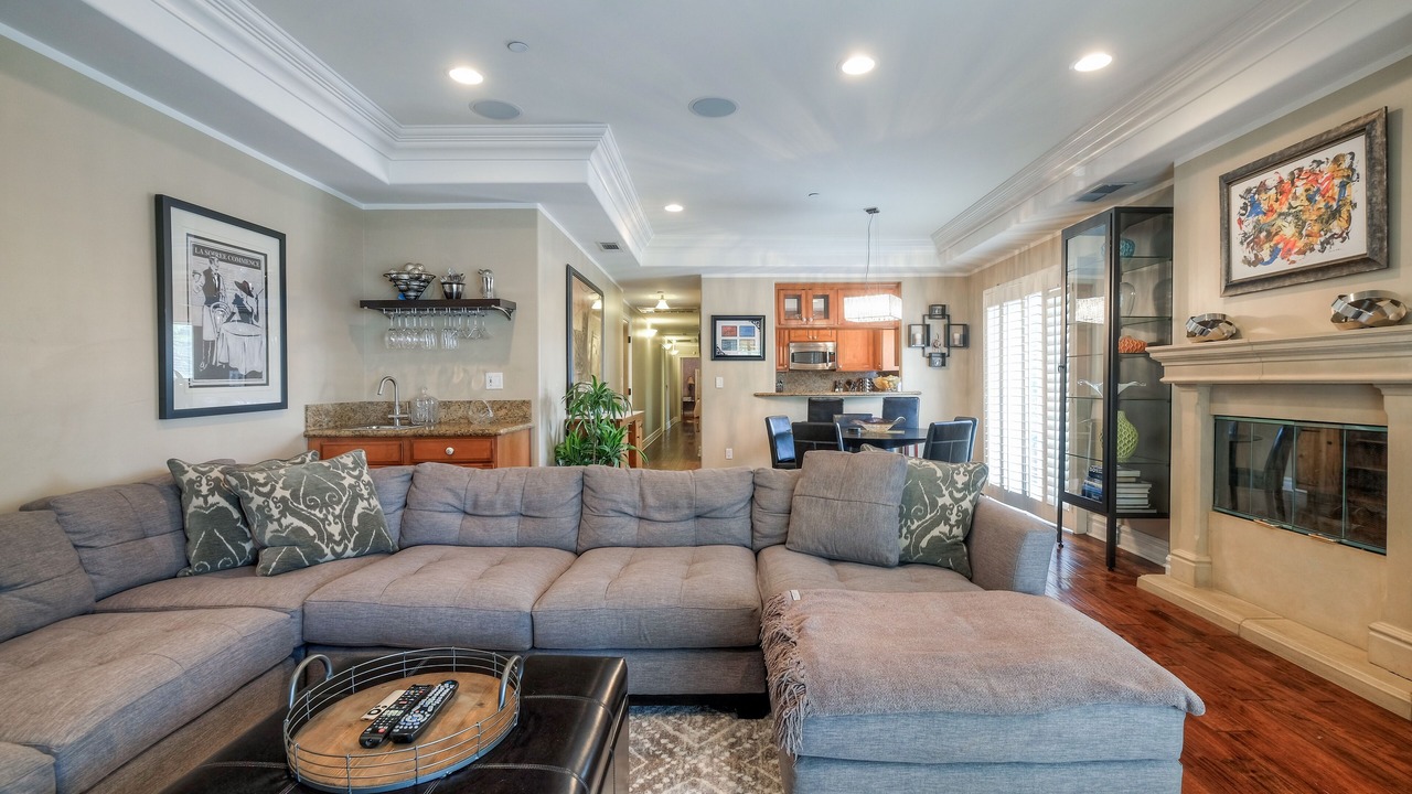Photo of Livingroom in Sawtelle