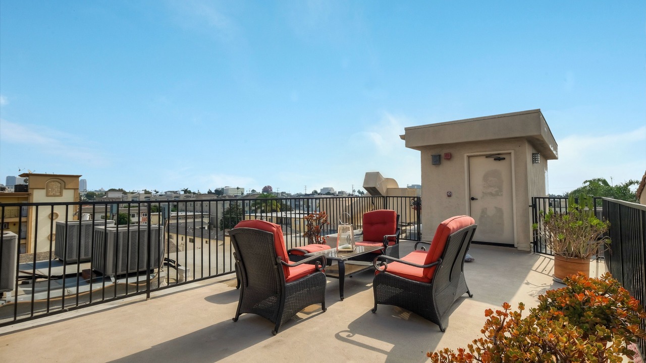 Photo of Outdoor in Sawtelle